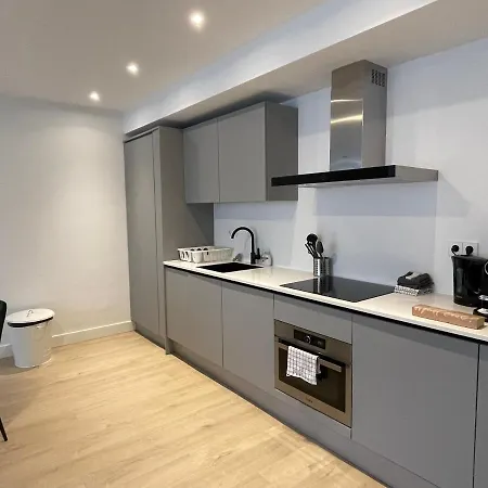 Beautiful 1 Bedroom Serviced 76m2 -mnl B- Rotterdam