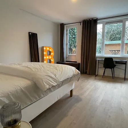 Beautiful 1 Bedroom Serviced 76m2 -mnl B- Apartment